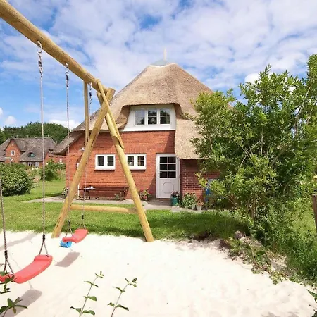 Daire Skuch-looden *